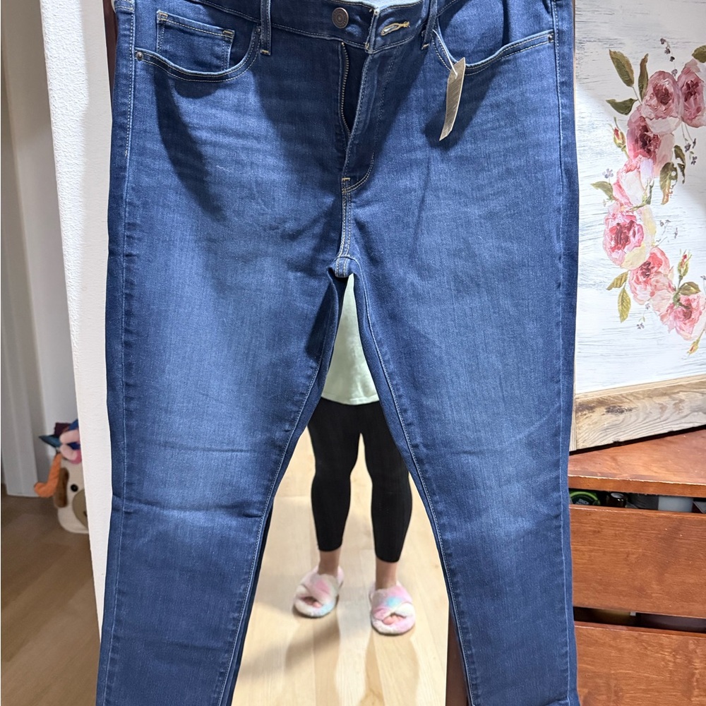 Levi's Women's Dark Blue Skinny Jeans